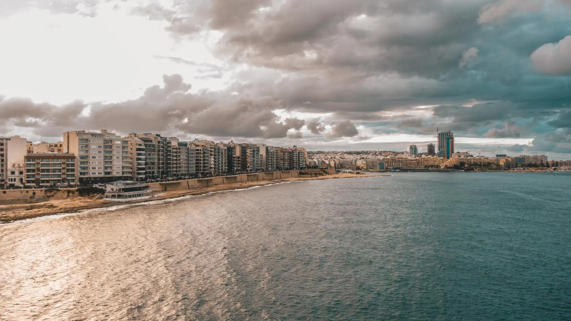 An Amazing 2Br Home With A Special Private Rooftop By 360 Estates Sliema Malta